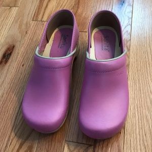 COPY - Pink Sanita clogs. Size 41